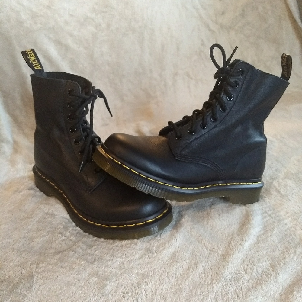 Dr. Martens Original 1460 Pascal boots - black